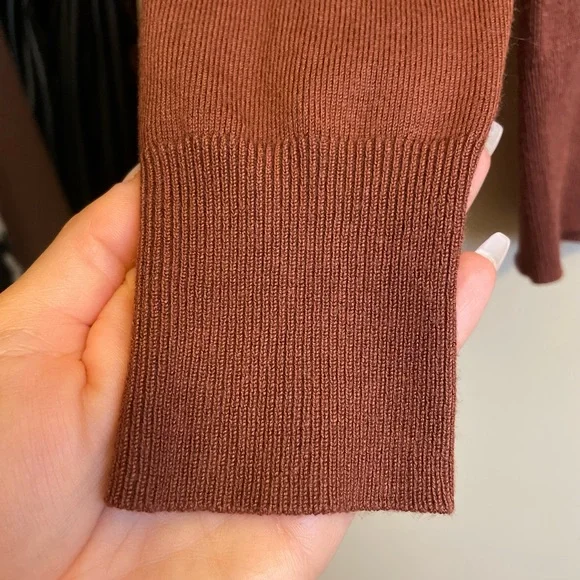 Turtle neck sweater - Picture 4 of 4